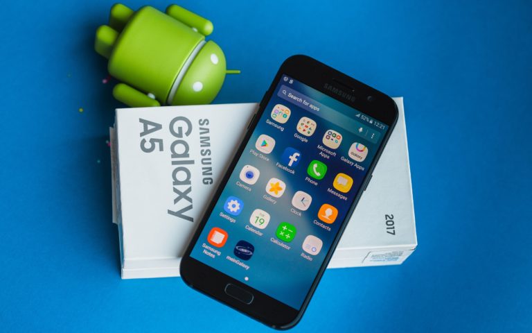 Ini 5 Smartphone Tahan Air Paling Bagus