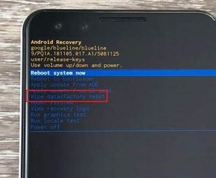 Tekan Tombol Volume Bawah Untuk Memilih Opsi 'Wipe Data' Atau 'Hapus Data' Dan Tekan Tombol Daya Untuk Mengonfirmasi