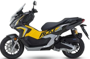 Harga ADV 160 Terbaru 2025: Motor Skutik Petualang Honda dengan Spesifikasi dan Simulasi Kredit