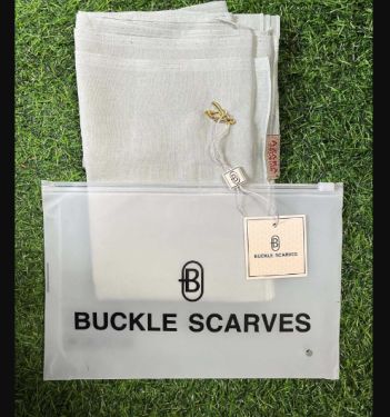 Harga Jilbab Buckle Scarves: Kerudung Premium dengan Kancing Magnetik, Bahan Voal Katun Berkualitas, dan Harga Murah untuk Berbagai Motif