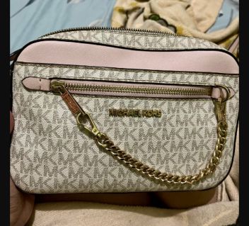 harga tas michael kors Harga Tas Michael Kors Original: Daftar Lengkap, Perbandingan, dan Tips Membeli di Indonesia