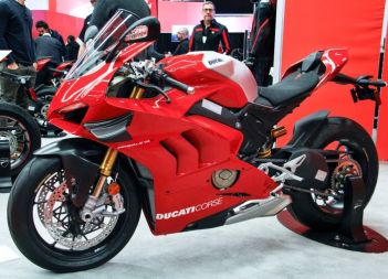 Harga Ducati Panigale V4R Terbaru 2026: Spesifikasi Monster Balap Legal Jalan Raya